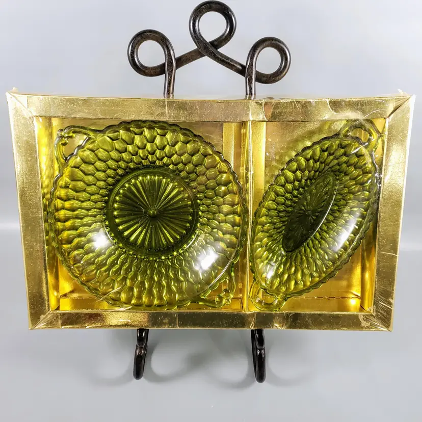 Vintage Indiana Glass Avocado Green Honeycomb 2 Piece Hostess Set