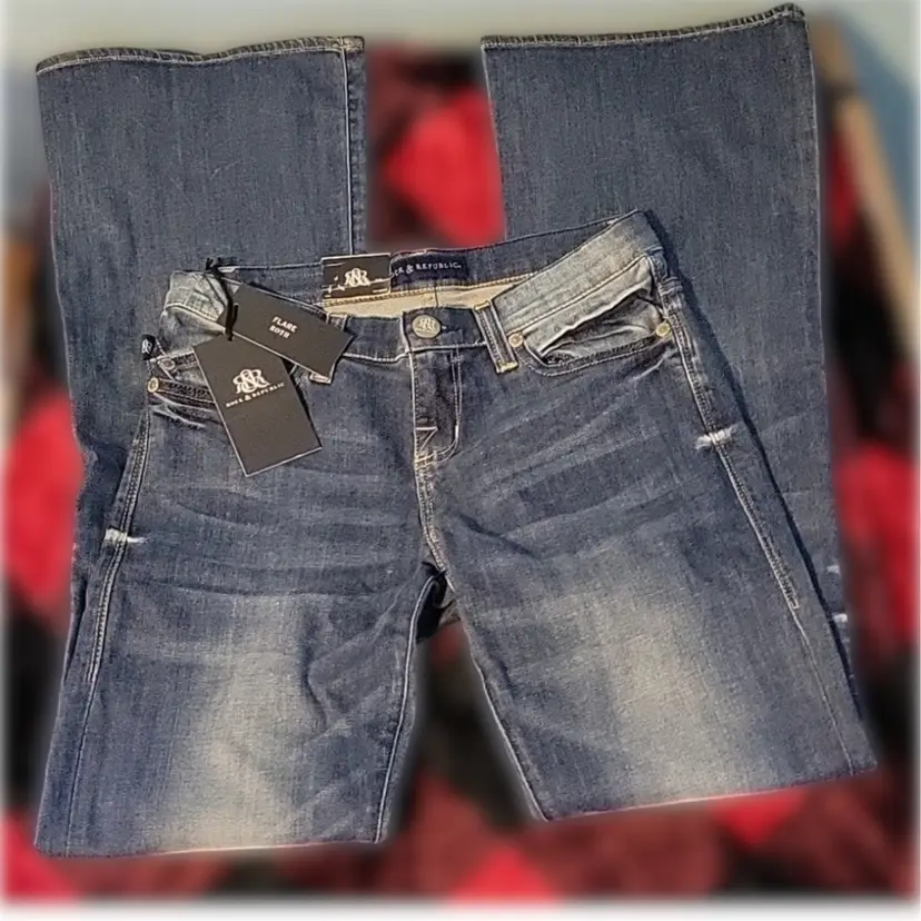 NWT Rock & Republic ‘Roth’ Style Flare Jeans Women's Size 4M