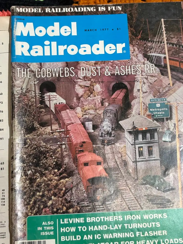 Lot Of 3 Back Issues Of Model Railroader 1-1977