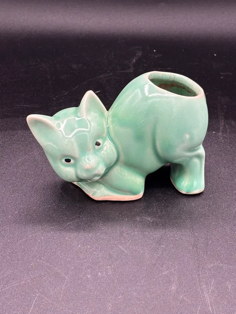 Vintage planter - Morton Pottery Aqua crouches kitten
