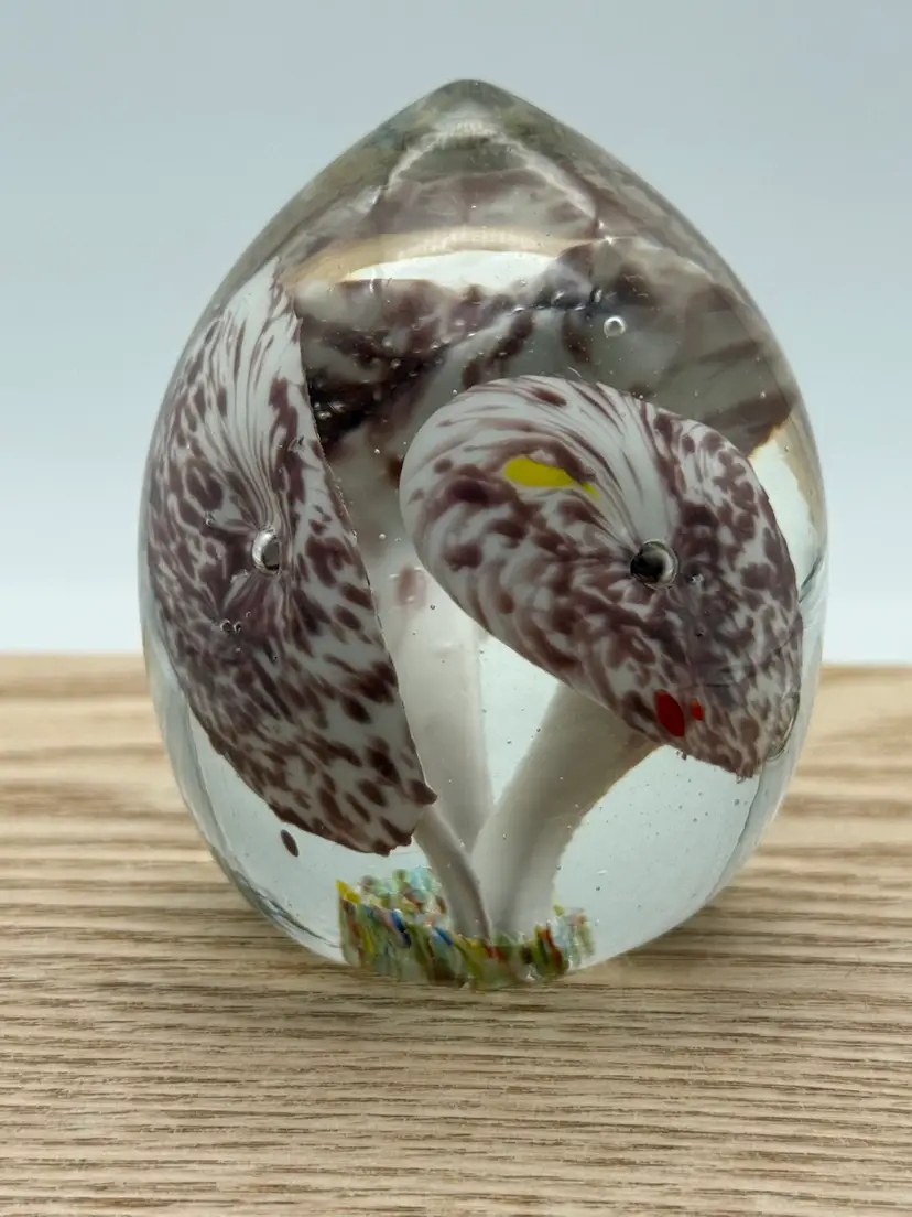 09. Art Glass Trumpet Flowers Egg Paperweight