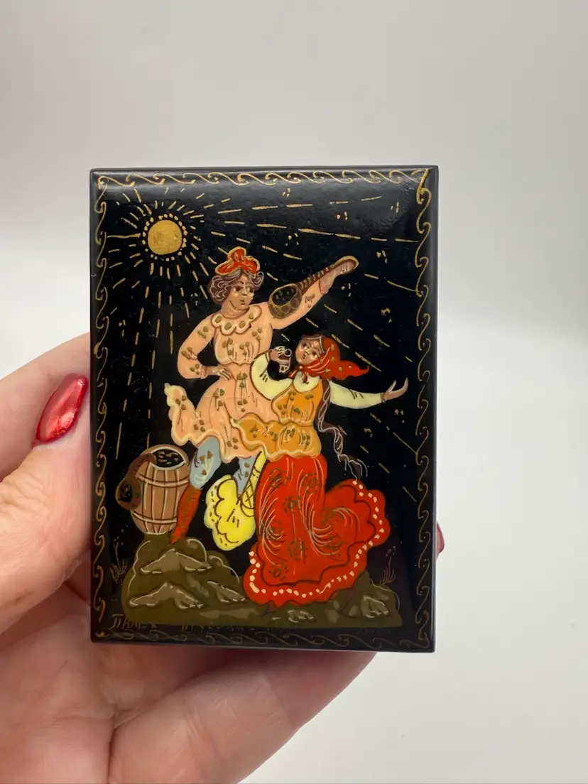 Vintage Russian Lacquer Artist Signed Trinket Box