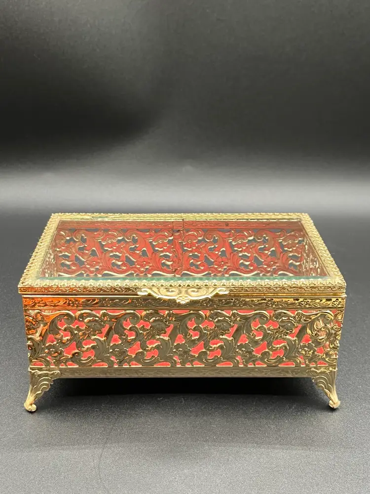 Vintage Avon Gold Tone Metal Filigree Glass Top Jewelry Box Casket 6.5” 💎