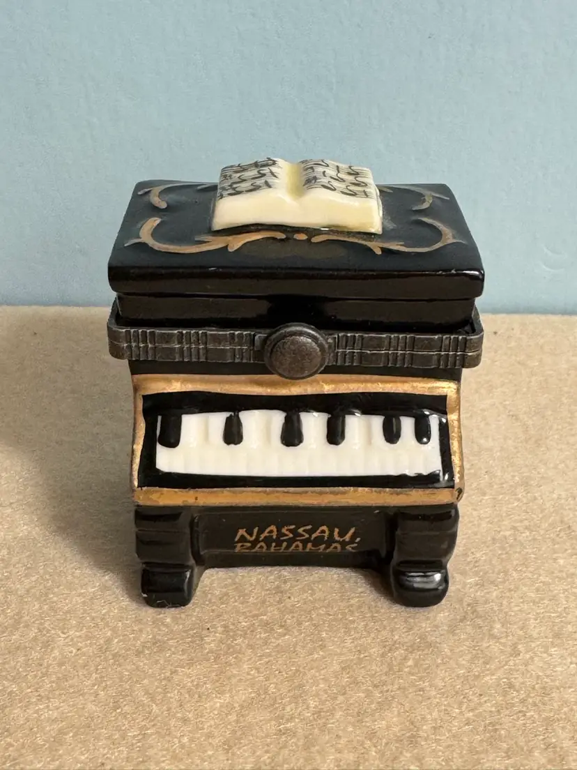 Ceramic upright piano trinket box with "Nassau, Bahamas" inscription