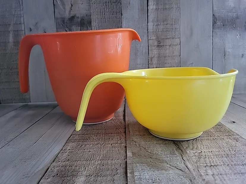 2 Rubbermaid Grip N Mix Batter Bowl Yellow Orange 3 & 6 Cup Vintage 3004 2661