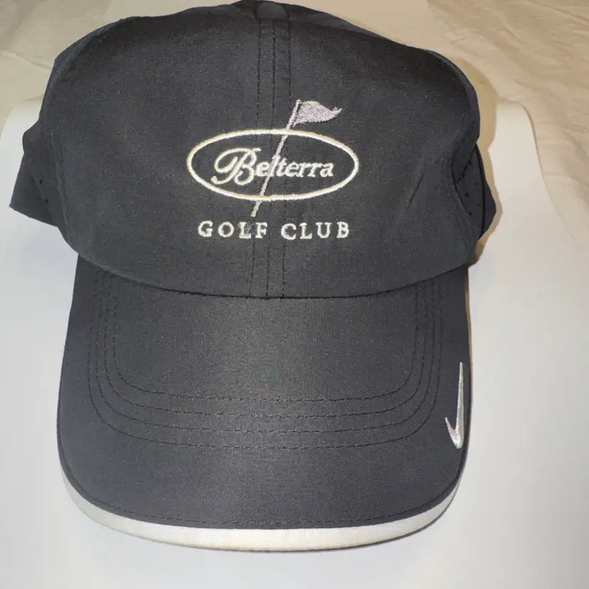 Nike Belterra adjustable hat used/Clean