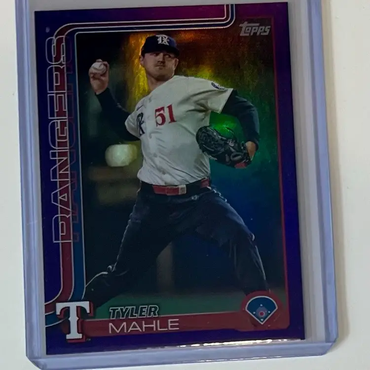 Tyler Mahle Purple Rainbow Foil /250 Minnesota Twins