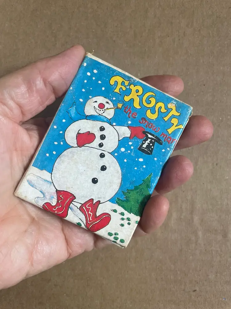 Miniature Book. Frosty The Snowman. Vintage. Christmas.