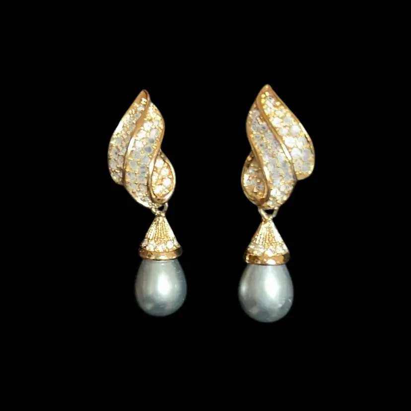 Vintage Grosse Dior Faux Gray Pearl Swarovski Crystal Gold Tone Plated Clip Earrings