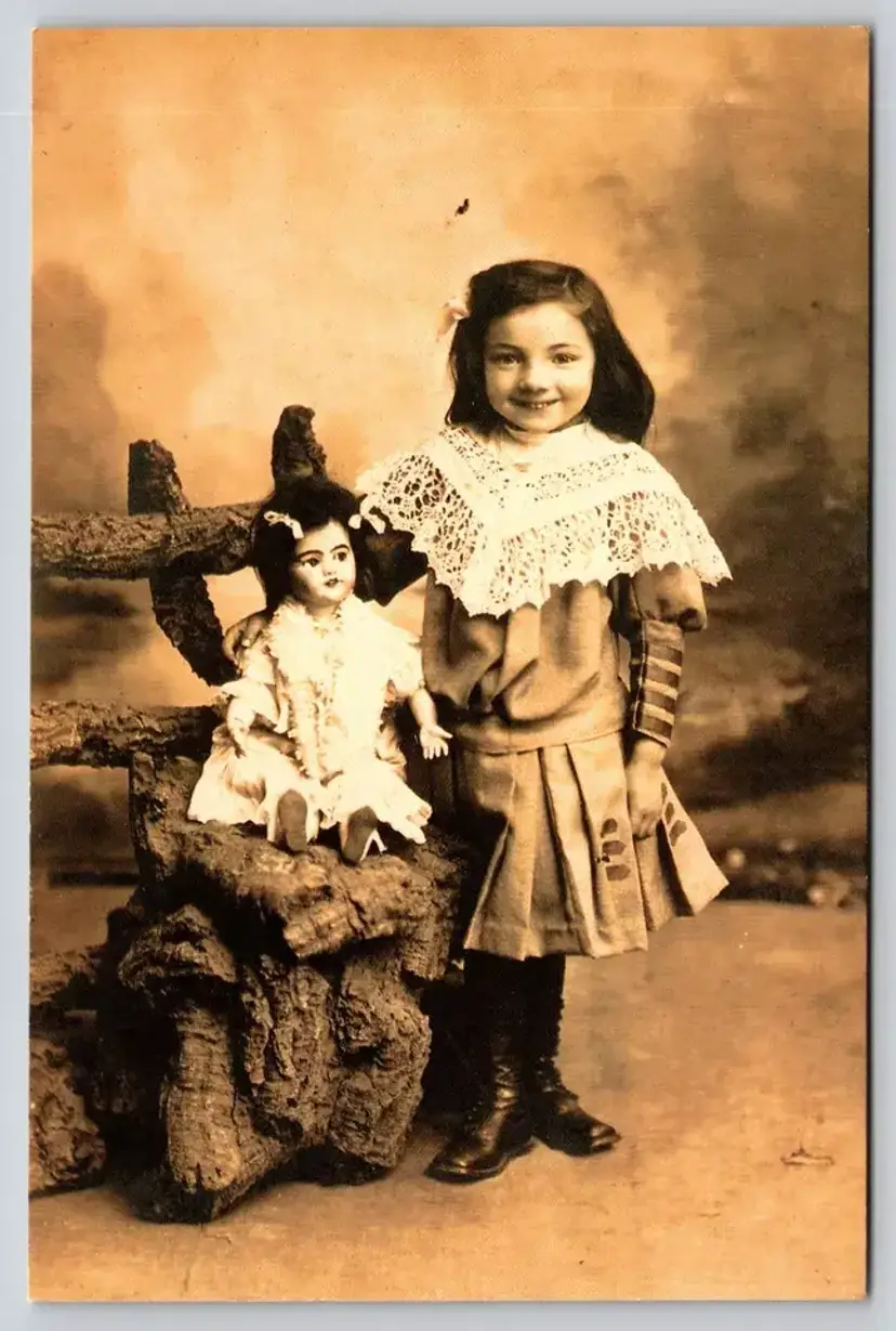 Postcards Young Girl with Bisque Doll Theriault's Dollmasters Annapolis Maryland - 6151