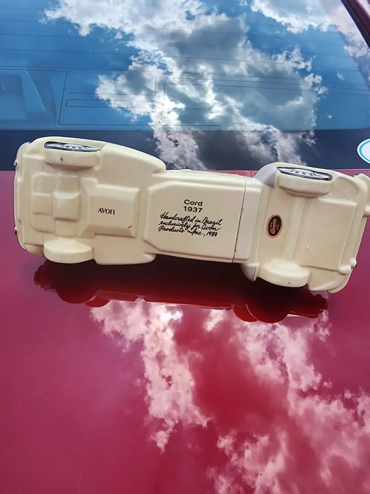 AVON 1937 CERAMIC CORD Car