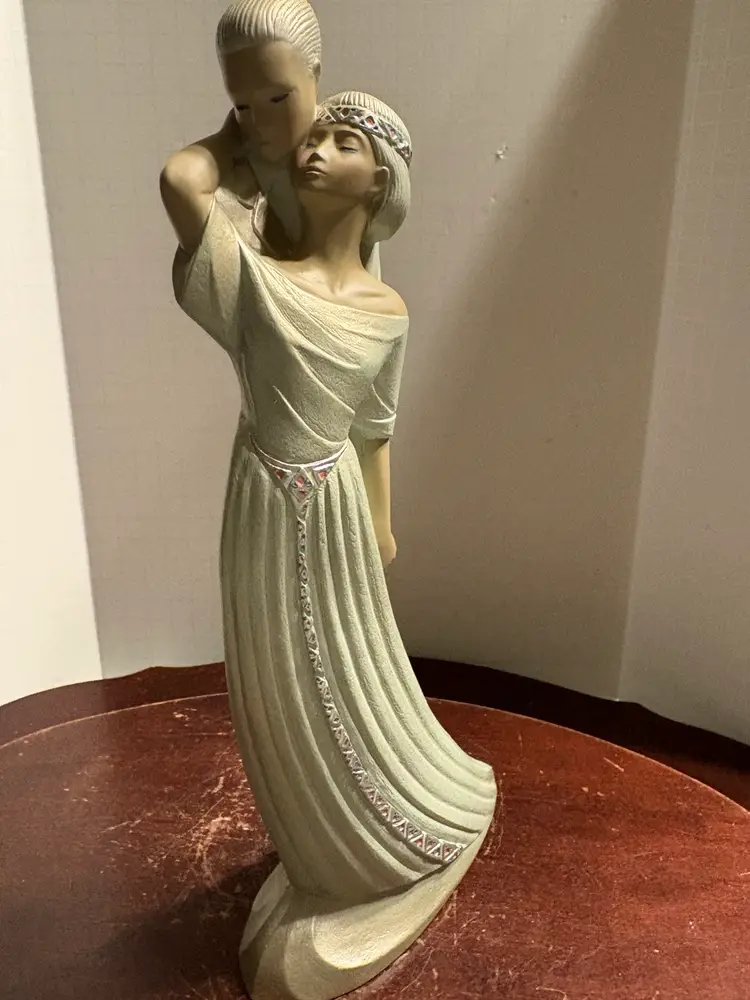 1995 Ivory Princess Loving Couple Parastone Figurine