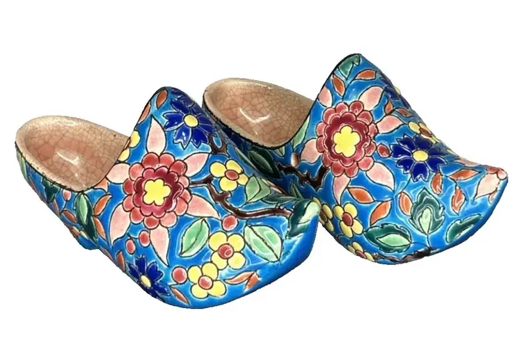 Antique Dutch Sabot French Emaux de Longwy Porcelain Wall Pocket Shoe Vases - 2