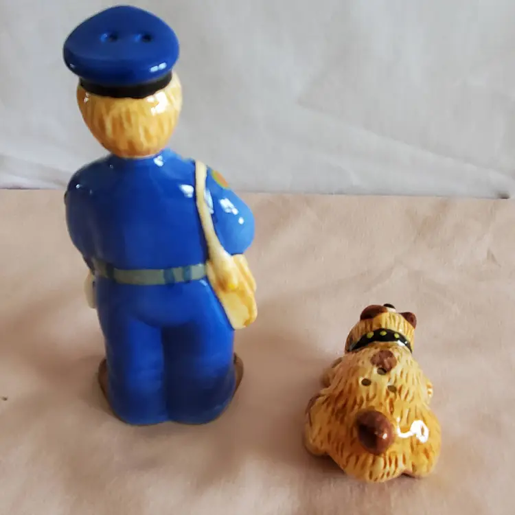 Fitz and Floyd OCI Mail Carrier Dog Salt & Pepper Shaker Set.  EUC