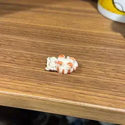 vintage Peter Fagan Hand Painted In Scotland Miniature Cat Figurine On Back