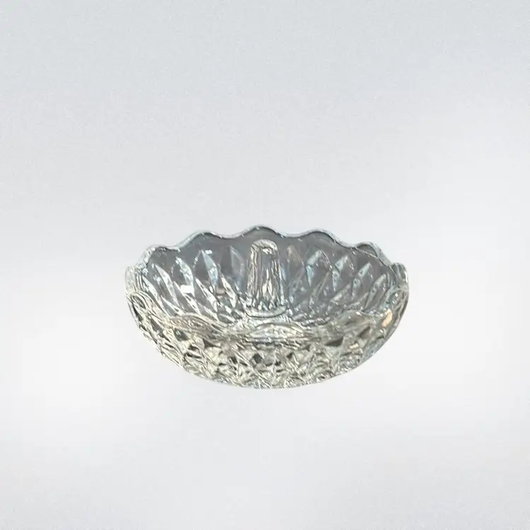 G- Clear Glass Ring Holder