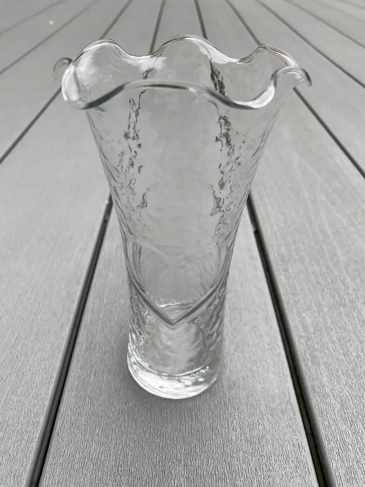 VINTAGE ANCHOR HOCKING HEART VASE