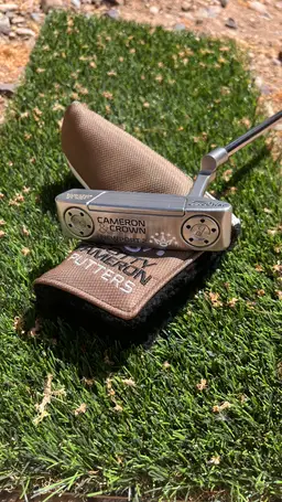 Special Edition 2016 Scotty Cameron Cameron &Crown Newport 2 w/ OG head cover