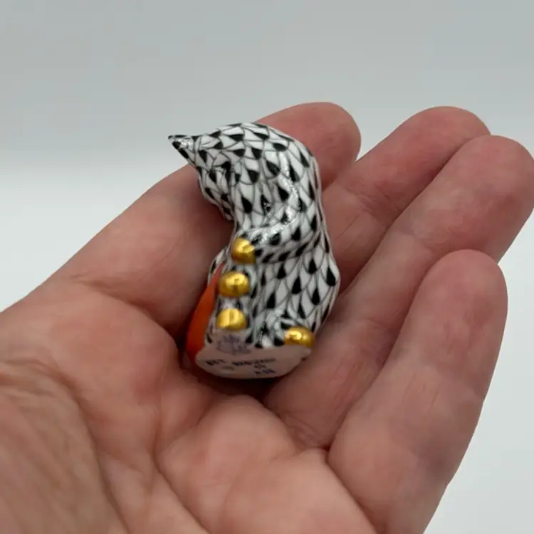 Herend Shy Kitty 1 3/4” Stamped Excellent Condition