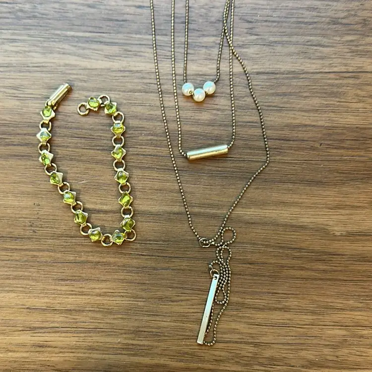 Lot Of 2 lariat necklace, Three Chain Dangling 42 Inches, And Lime Green Stone Bracelet