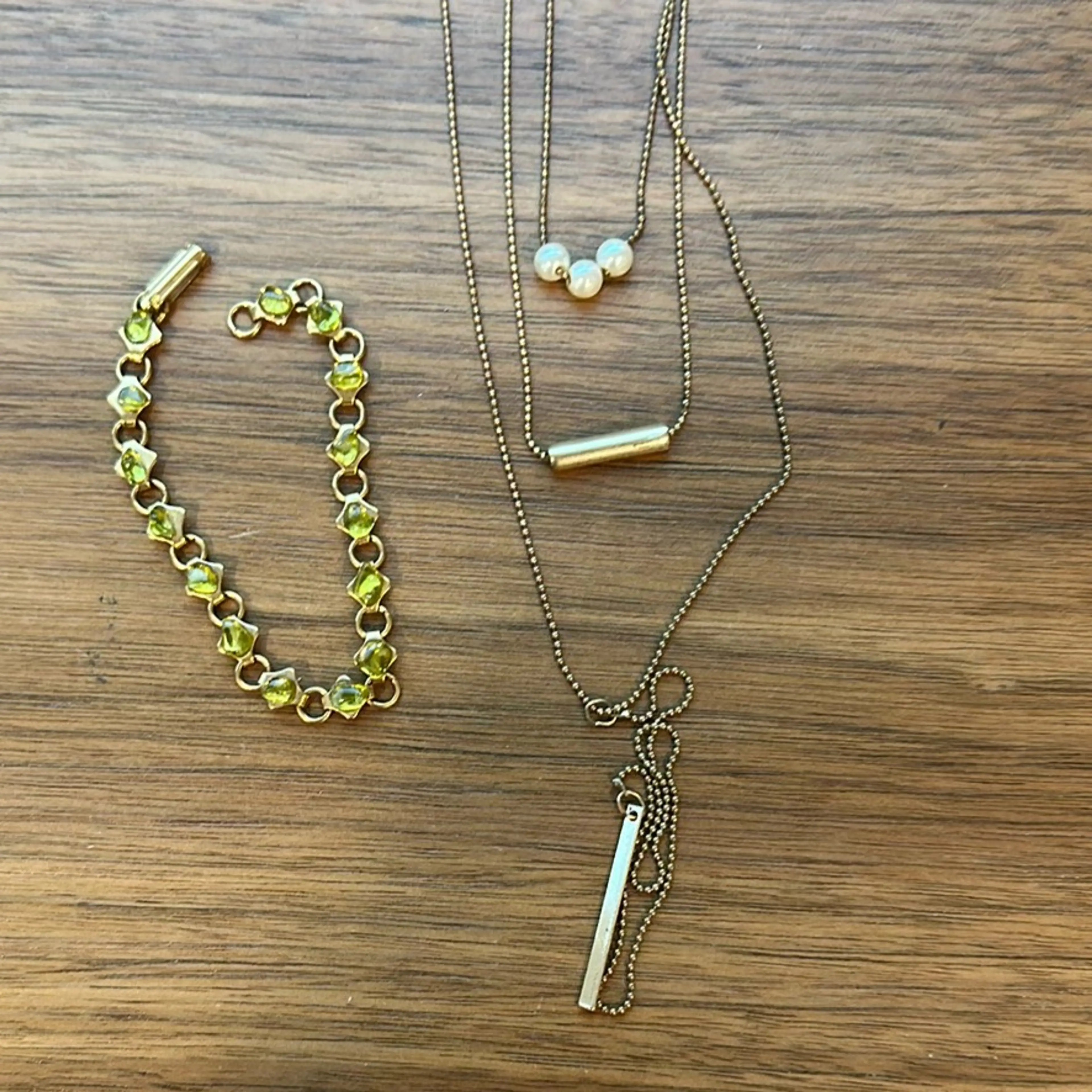 Lot Of 2 lariat necklace, Three Chain Dangling 42 Inches, And Lime Green Stone Bracelet