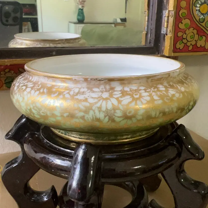Antique 1892-1907 T&V (TRESSEMANN & VOGT) LIMOGES, Made in France  Round Bowl Green & Gold 4.75” x 1.75” Callout