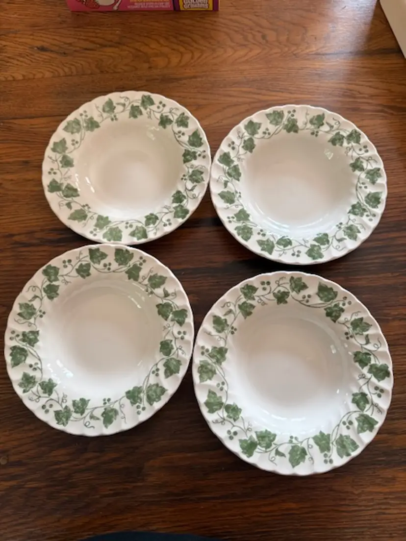 Vintage Franciscan Ivy Rimmed Soup Bowls – Set of 4 – 8.5" – Mid-Century Earthenware Dinnerware