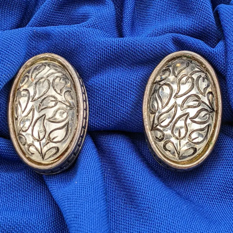 Clear Acrylic Glass Leaf Etched Oval Button Silvertone Clip-on Earrings