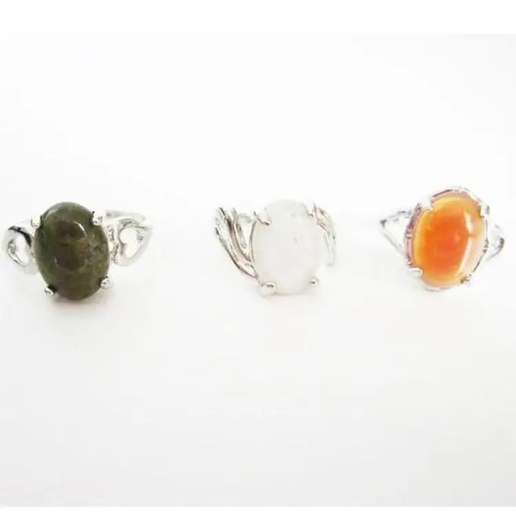 Set of 3 vintage polished stone rings - Rock Crystal, Chalcedony, Carnelian