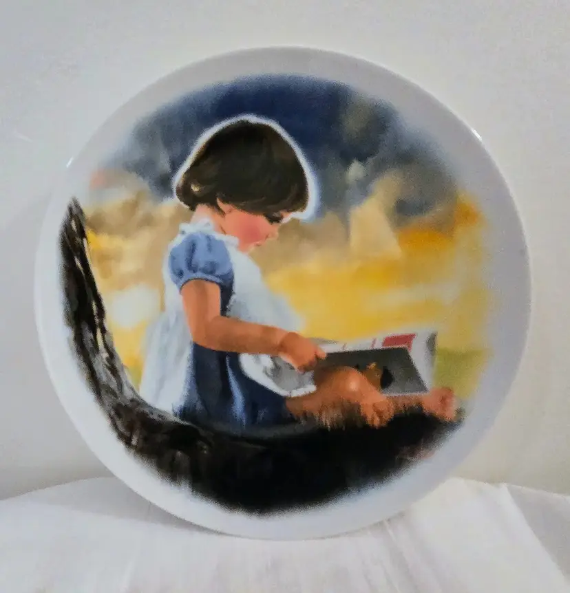 Donald Zolan - Plate "By Myself" 3rd in the "Zolan's Children Plate" Collection