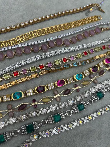 Jewelry Hangout With Adored!