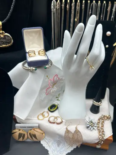 Raided Hannah’s Jewelry Box Again! Jewelry Hangout With Adored