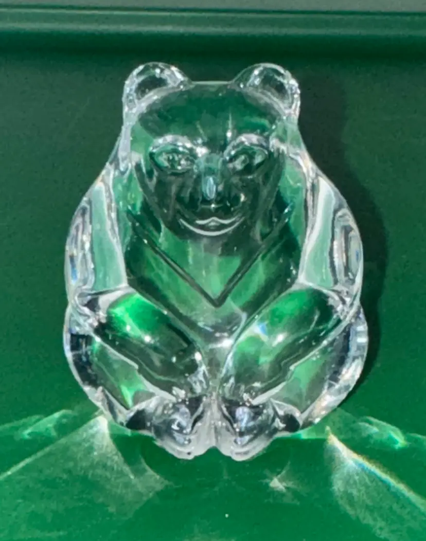 Steuben Crystal Sitting Bear Hand Cooler Paperweight Signed Art Glass 2.5” tall