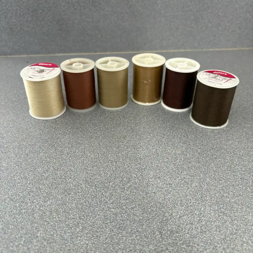 Thread - Med - Brown Tan