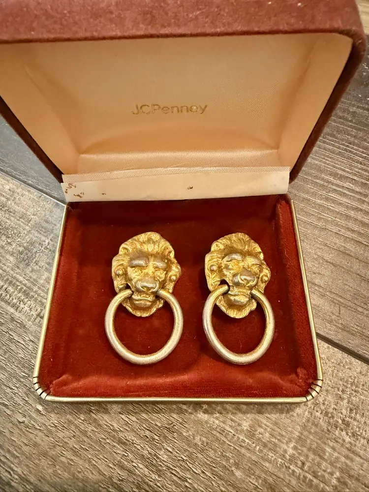 Vintage Pauline Rader Lion Clip On Earrings