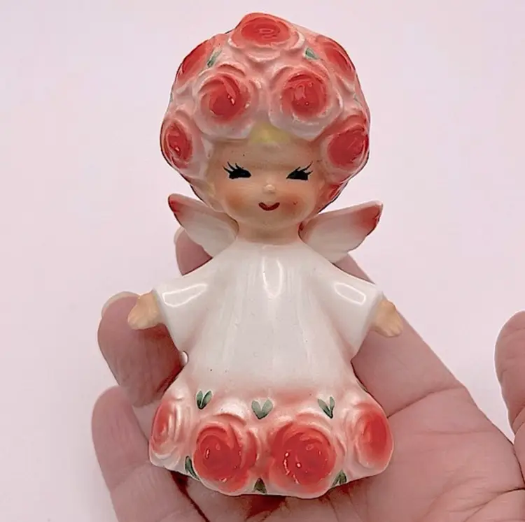 Vintage Lefton, Ceramic, Salt/Pepper Shaker, Angel with Red Roses, Wings. Cute!