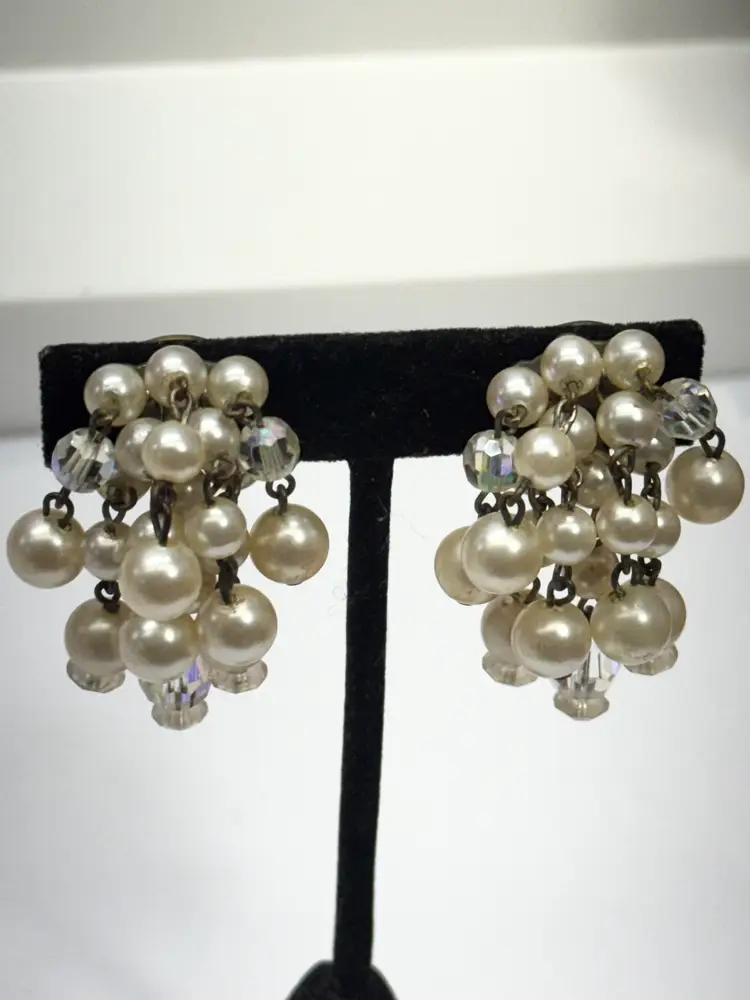 Vintage waterfall cluster faux pearl crystal clip on earrings