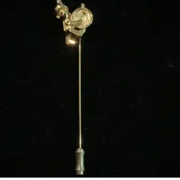 Vintage Goldtone Trifari Hatpin/ Stickpin. Goldtone Dummer Bear 🐻. Adorable!!!