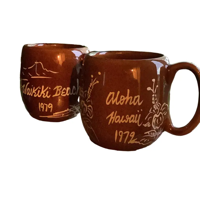 02.  2 Great Vintage Hawaii Souvenir Mugs 1979