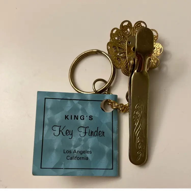 King’s Key Finder Jewelry Clip Gold With Blue Crystal Accent