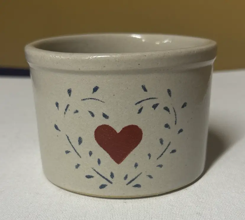 Robinson Ransbottom Pottery USA 1 Pint Low Crock Jar Red Heart Blue Leaves