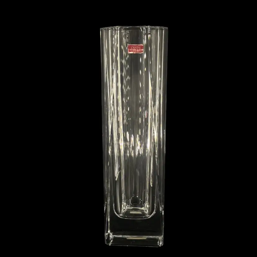 12” Vintage Crystal Vase
Beaubourg By Cristal D'Arques France
1970-1999
Art Deco Style Geometric Vertical Facets High Light Reflection