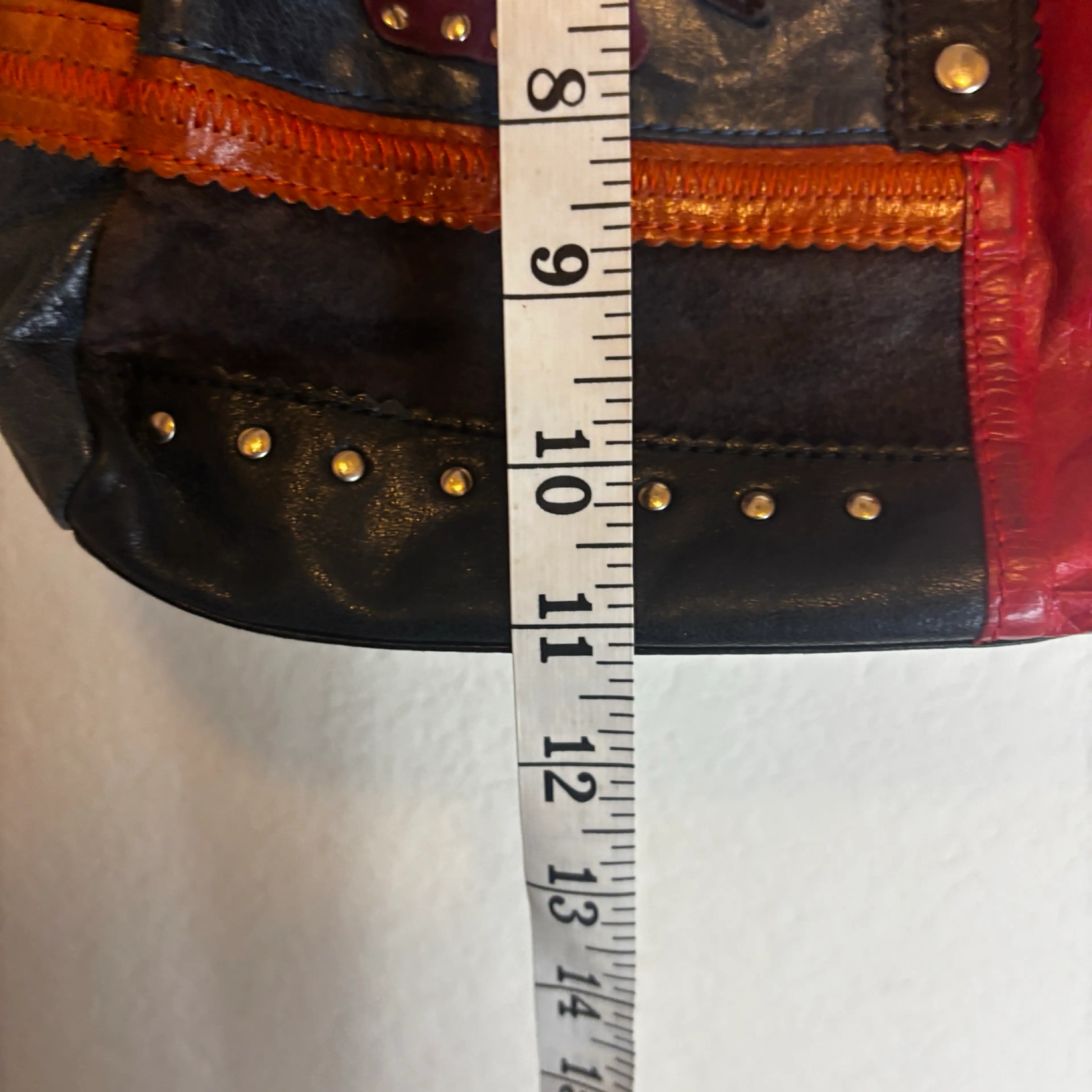 Image 2 of 7
