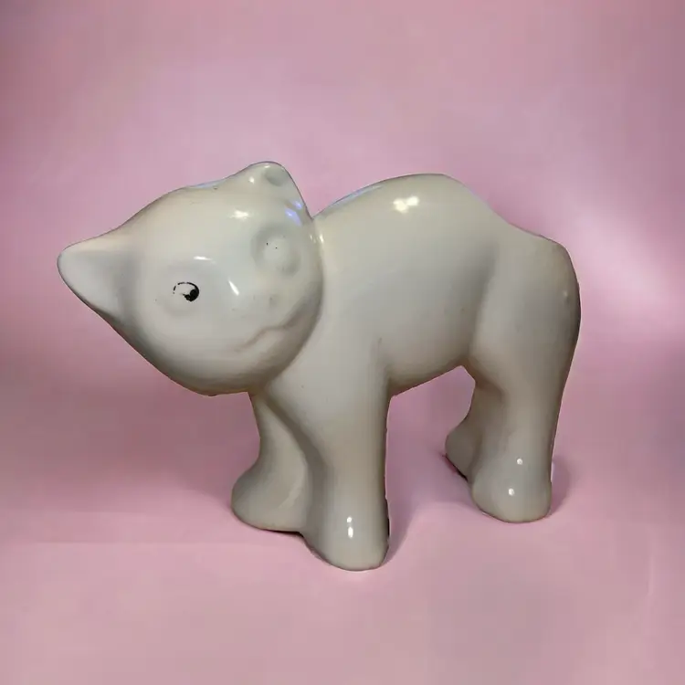 McCoy Pottery Arched Back White Scaredy Cat Planter 4.5” X 3.5” Glossy Glaze