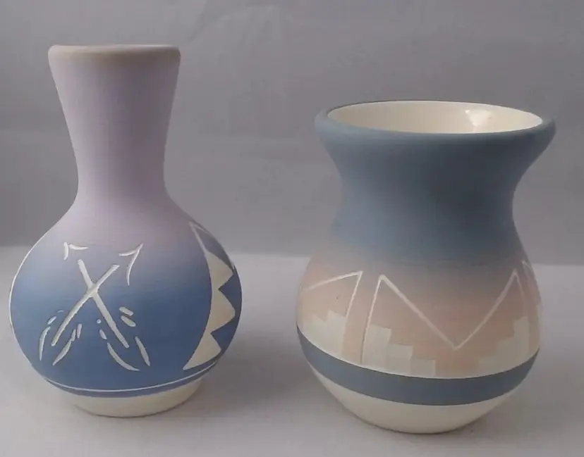 #01 Set of 2 Sioux Pottery signed High Elk Luta Sapa Color with Info Paper inside