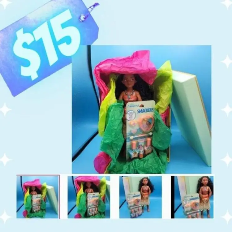 Disney Moana Gift Set doll Lipsmackers