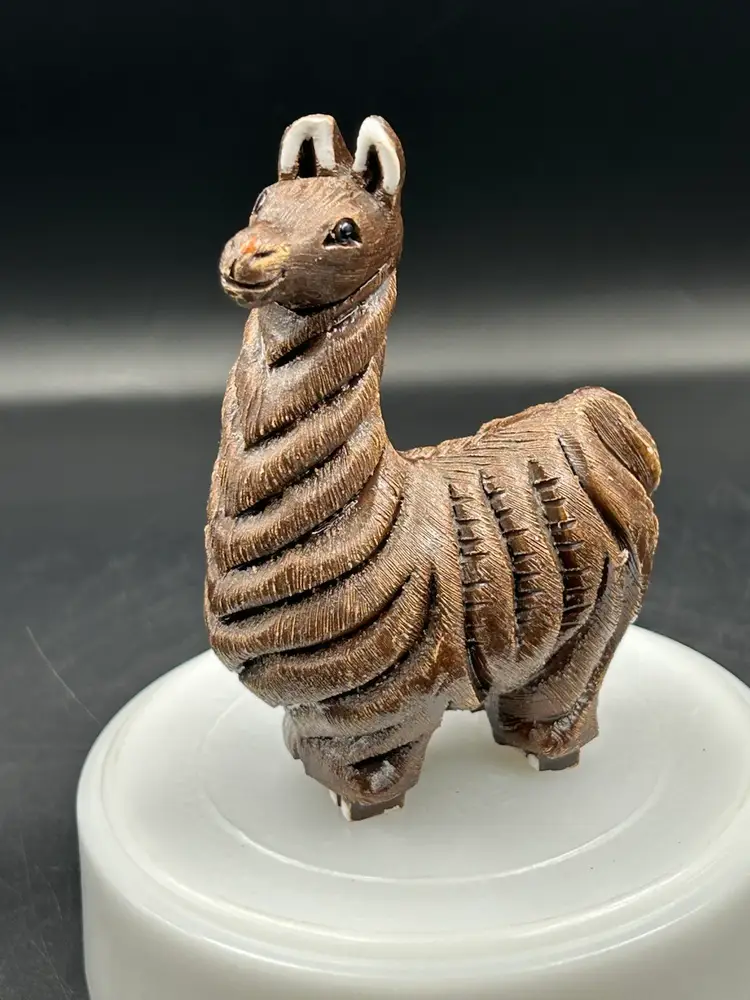 Artesania Rinconada Llama Figurine, Carved Animal Collectible Art Uruguay