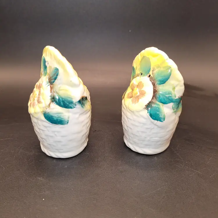 Vintage Japan yellow flower ceramic salt & pepper shakers