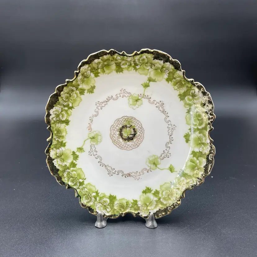 Antique Rosenthal Monbijou Bavaria Hand Painted Green Ivy Scalloped Plate