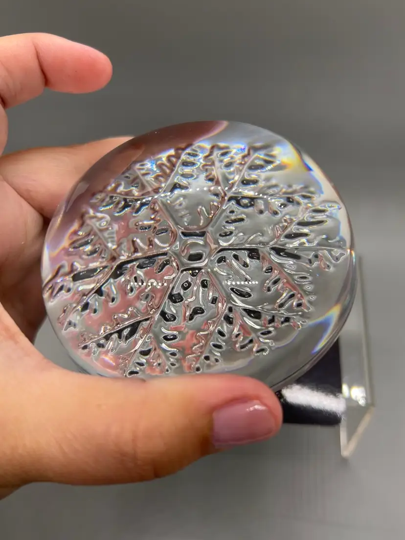 24205 Paperweight - Clear Dome With Snowflake 3.5” See Desc